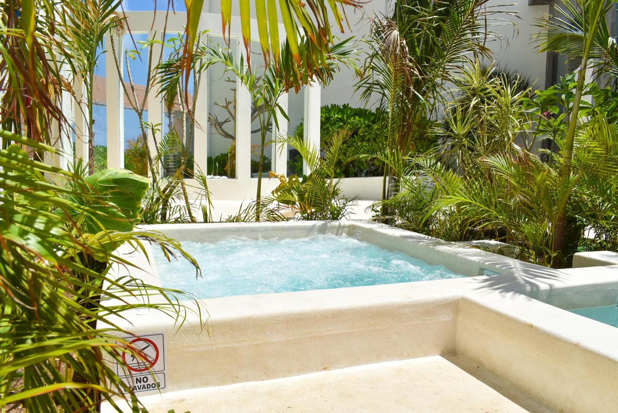 Nyx Resort Cancun